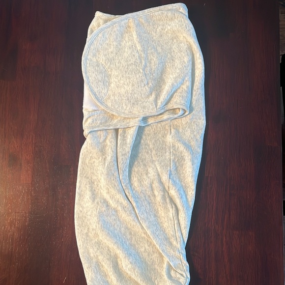 Carters 6-9M Swaddle - Picture 3 of 5